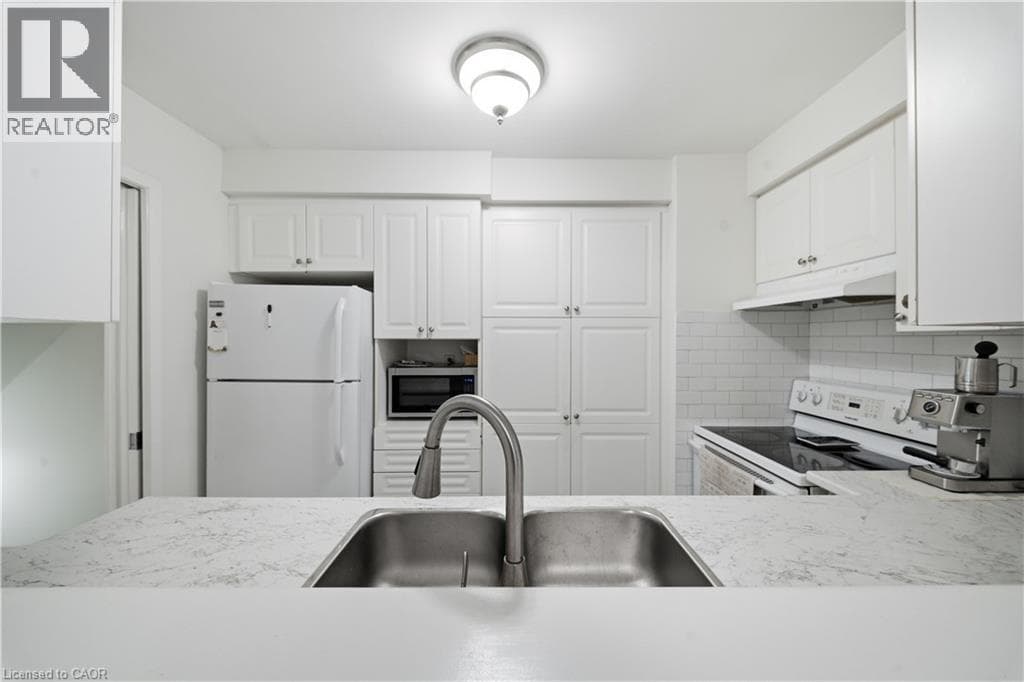 Townhouse for sale at 230 SUNSET Boulevard, Westview, Cambridge, Ontario, photo 6