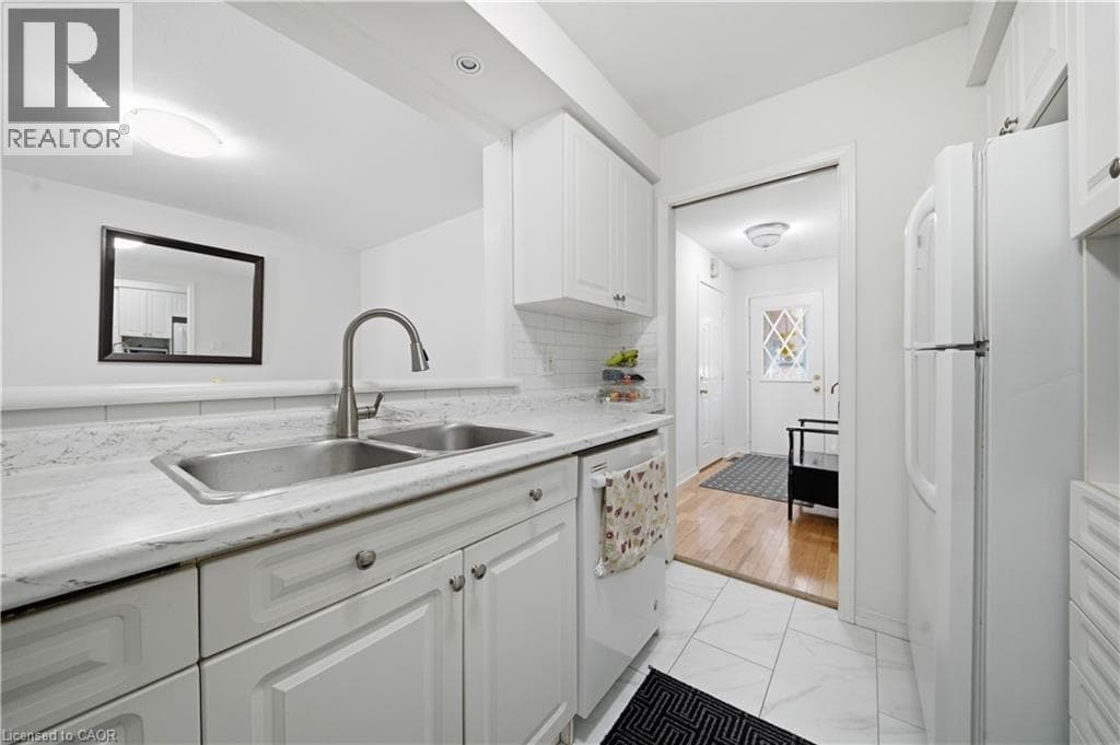 Townhouse for sale at 230 SUNSET Boulevard, Westview, Cambridge, Ontario, photo 5