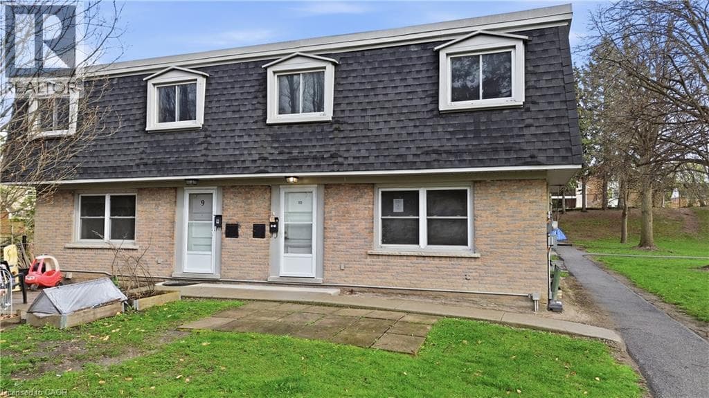 Townhouse for sale at 76 BORDEN Parkway Unit# 10, Southdale, Kitchener, Ontario, photo 2
