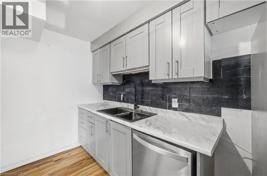 Townhouse for sale at 76 BORDEN Parkway Unit# 10, Southdale, Kitchener, Ontario, photo 8