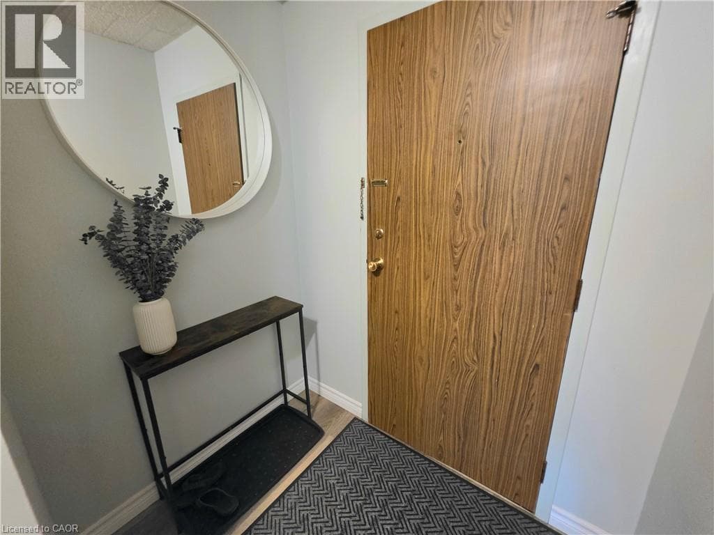 Apartment for sale at 24 MOOREGATE Crescent Unit# 103, Victoria Hills, Kitchener, Ontario, photo 2