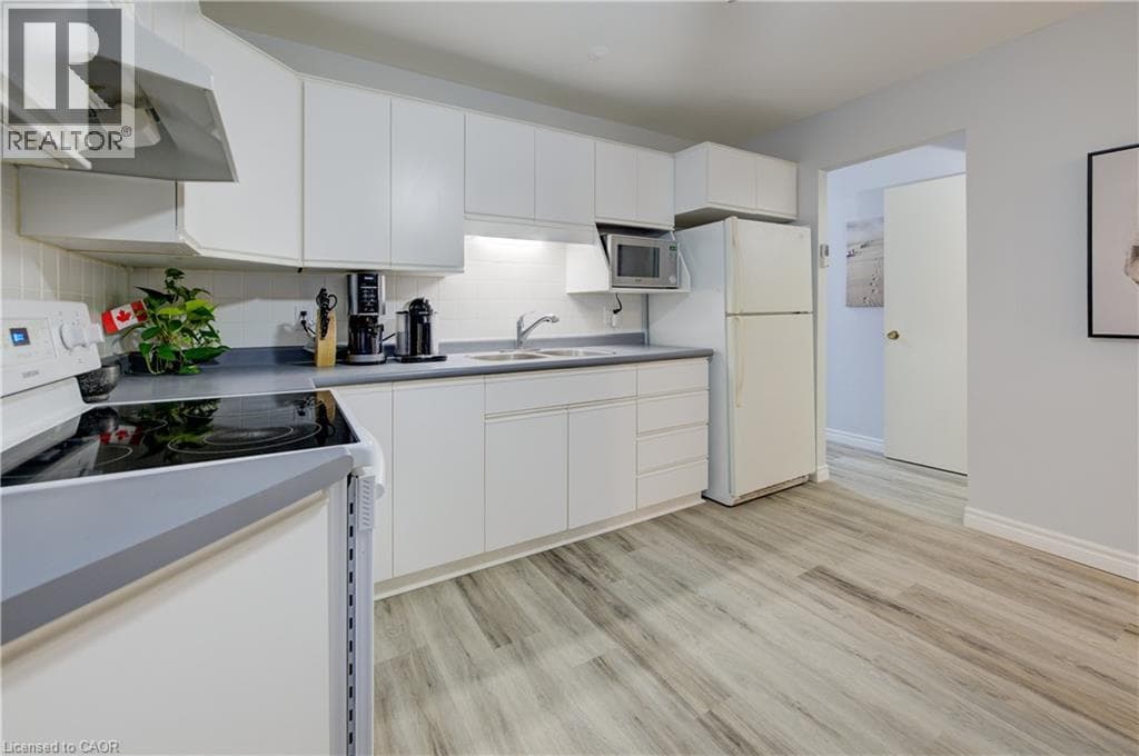 Townhouse for sale at 19 HILLBROOK Crescent, Forest Heights, Kitchener, Ontario, photo 12
