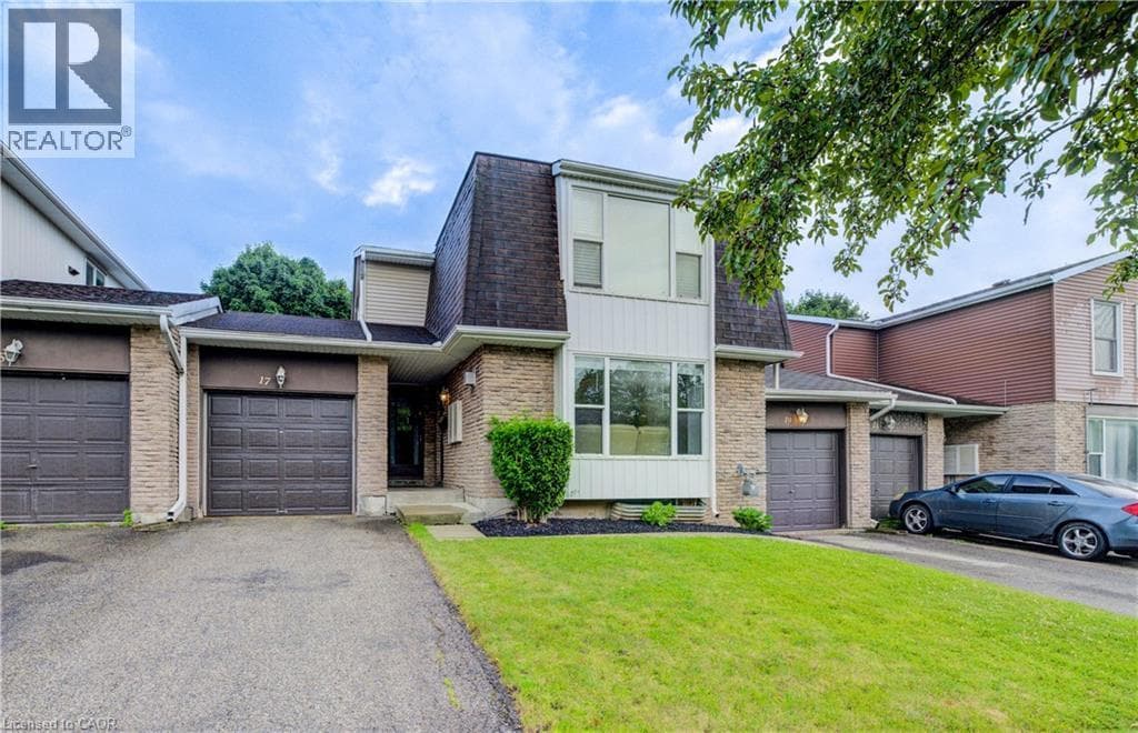 Townhouse for sale at 19 HILLBROOK Crescent, Forest Heights, Kitchener, Ontario, photo 2