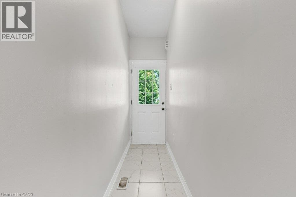 Townhouse for sale at 397 WESTWOOD Drive Unit# B, Westmount, Kitchener, Ontario, photo 6