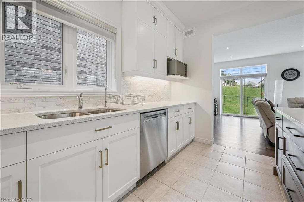 Detached for sale at 153 RIVERTRAIL Avenue, Grand River South, Kitchener, Ontario, photo 12