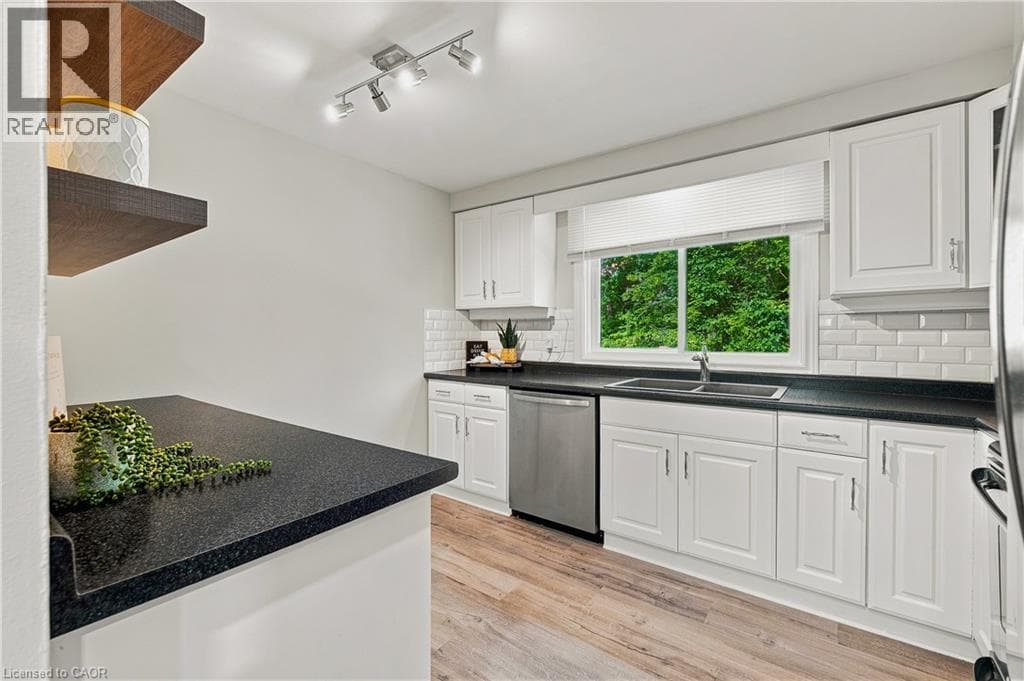 Townhouse for sale at 220 SALISBURY Avenue Unit# 13, Victoria Highlands, Cambridge, Ontario, photo 11