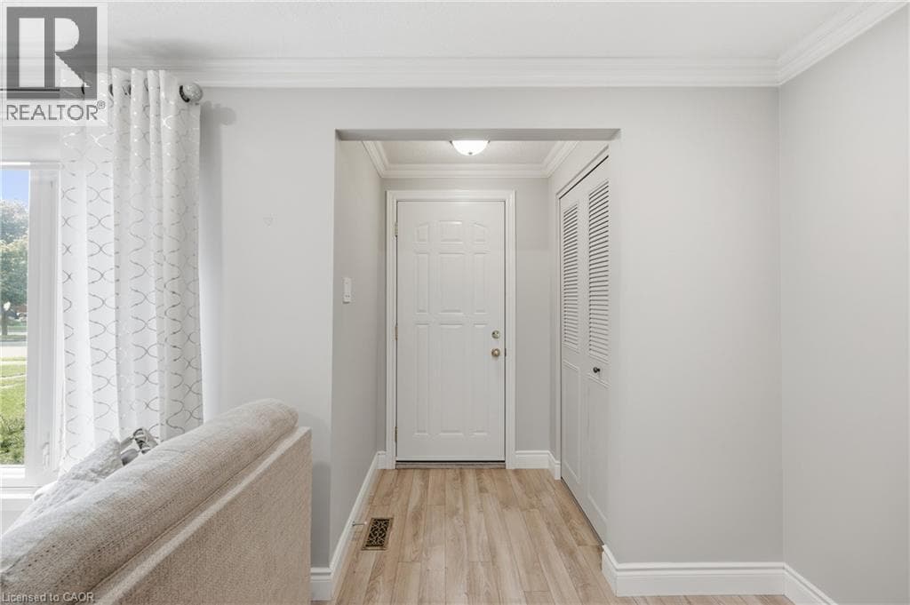 Townhouse for sale at 25 FLINT Drive, Alpine, Kitchener, Ontario, photo 3