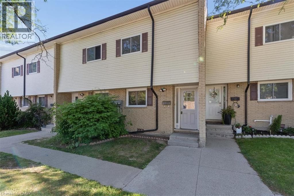 Townhouse for sale at 211 VERONICA Drive Unit# 8, Chicopee, Kitchener, Ontario, photo 2
