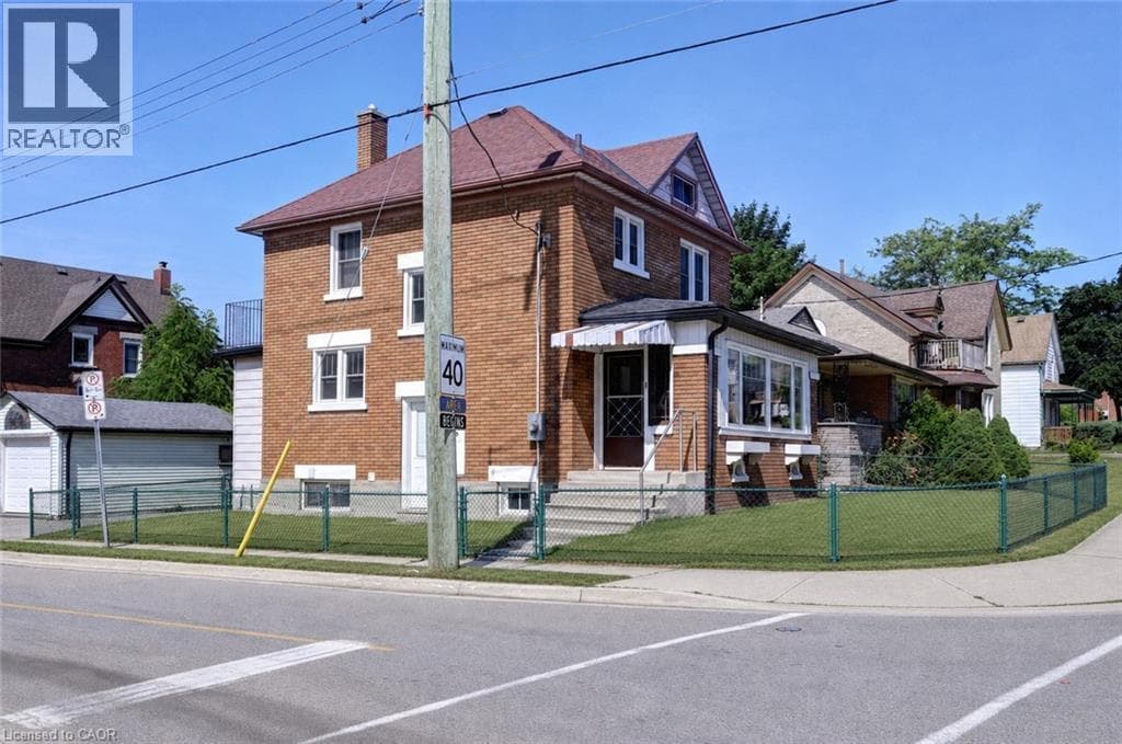 Detached for sale at 147 COURTLAND Avenue E, Mill Courtland Woodside Park, Kitchener, Ontario, photo 2