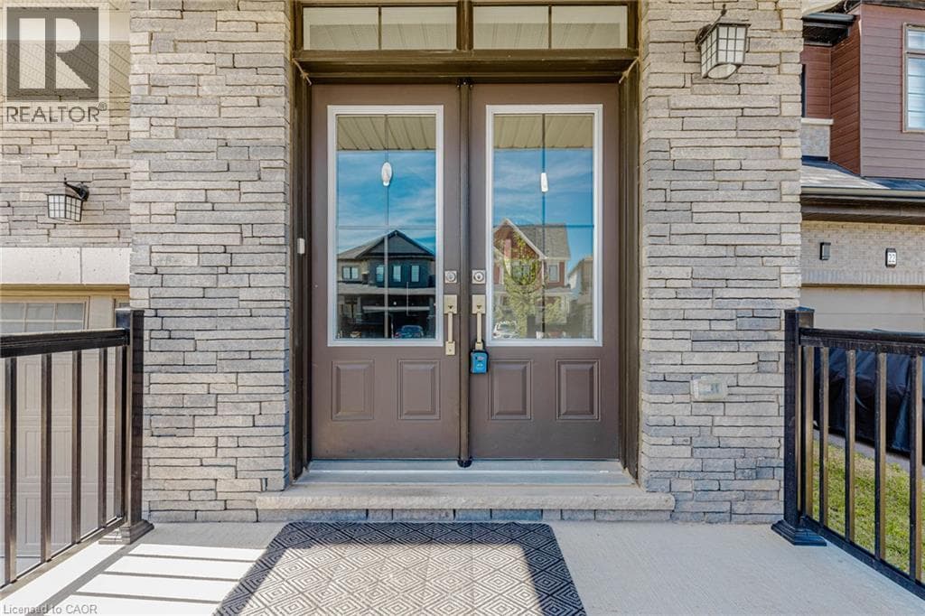 Detached for sale at 18 SANTO Court, Breslau, Woolwich, Ontario, photo 3