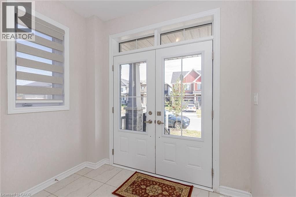 Detached for sale at 18 SANTO Court, Breslau, Woolwich, Ontario, photo 4