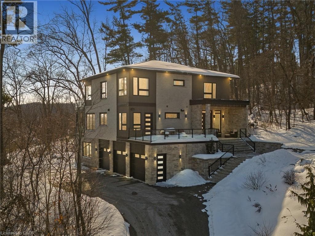 111 GRAND RIDGE Drive