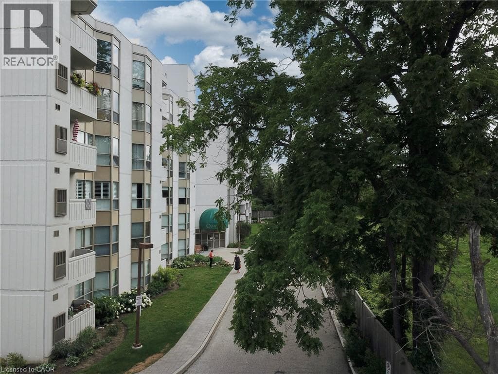 3267 KING Street E Unit# 505