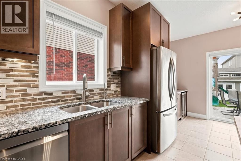 Detached for sale at 921 EDEN OAK Court, Grand River South, Kitchener, Ontario, photo 16