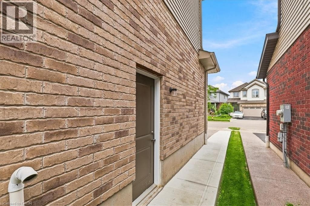 Detached for sale at 921 EDEN OAK Court, Grand River South, Kitchener, Ontario, photo 42