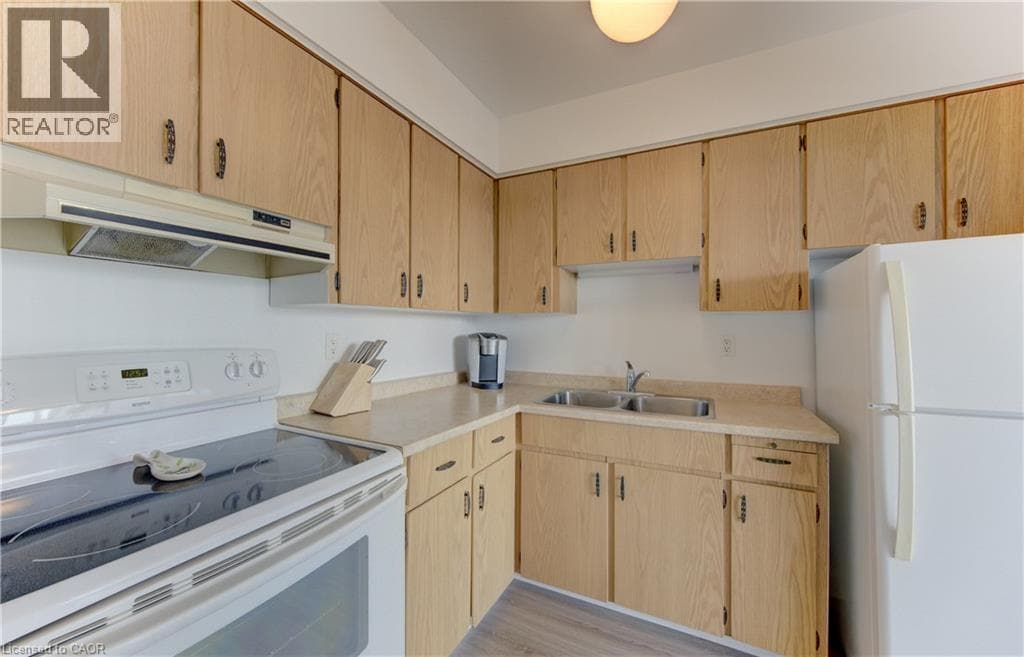 Apartment for sale at 24 MIDLAND Drive Unit# 403, Stanley Park, Kitchener, Ontario, photo 7