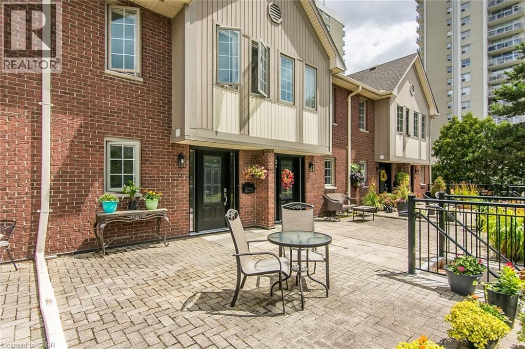 Townhouse for sale at 28 AHRENS Street W Unit# D, Civic Centre, Kitchener, Ontario, photo 6
