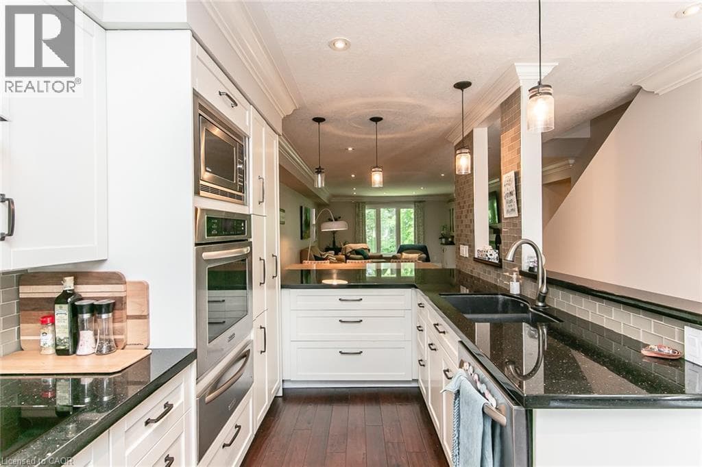 Townhouse for sale at 28 AHRENS Street W Unit# D, Civic Centre, Kitchener, Ontario, photo 11