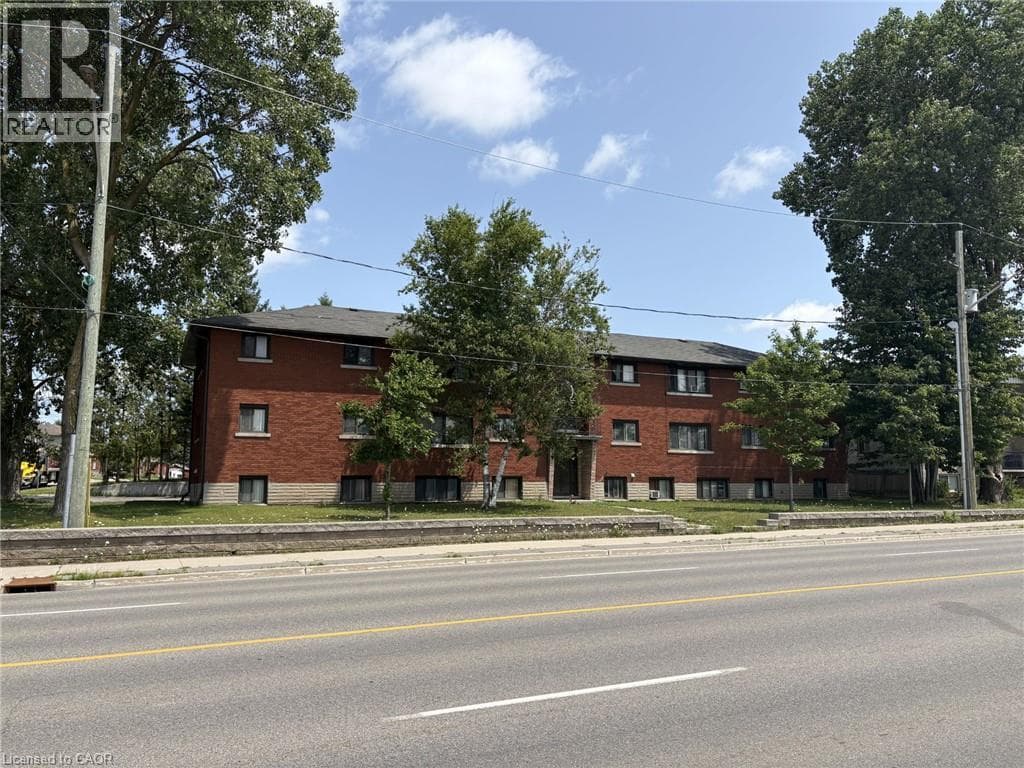 Multi-family for sale at 368 WEBER Street W, Fairfield, Kitchener, Ontario, photo 2