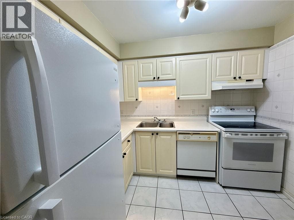 Townhouse for sale at 350 ERBSVILLE Road Unit# 13, Rummelhardt, Waterloo, Ontario, photo 7