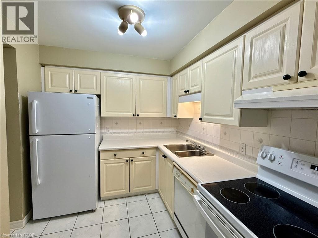 Townhouse for sale at 350 ERBSVILLE Road Unit# 13, Rummelhardt, Waterloo, Ontario, photo 6