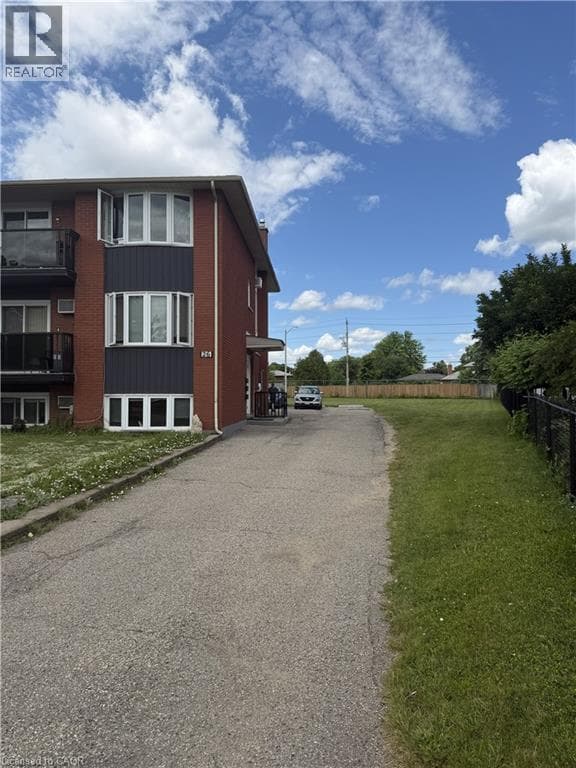 Multi-family for sale at 26 CARNABY Crescent, Idlewood, Kitchener, Ontario, photo 3