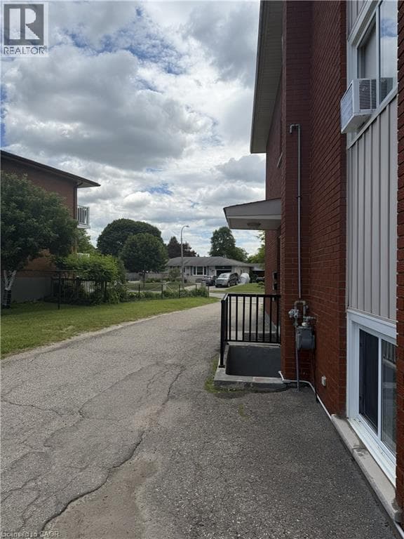 Multi-family for sale at 26 CARNABY Crescent, Idlewood, Kitchener, Ontario, photo 15