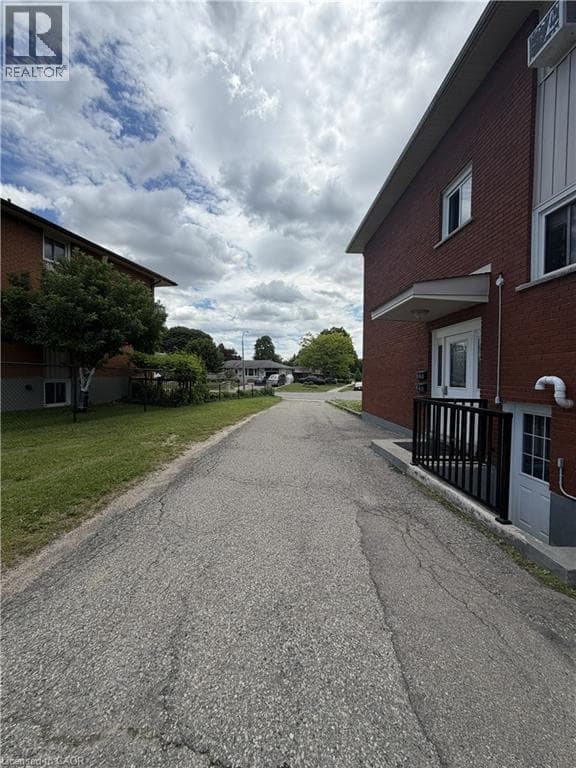 Multi-family for sale at 26 CARNABY Crescent, Idlewood, Kitchener, Ontario, photo 17