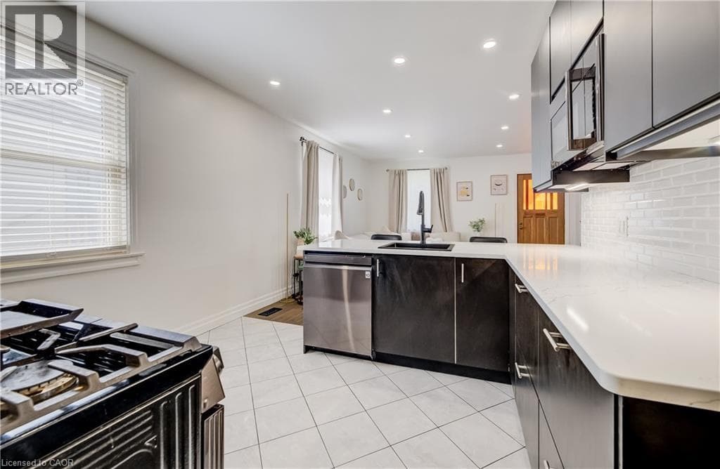 Detached for sale at 34 ST CLAIR Avenue, Southdale, Kitchener, Ontario, photo 12