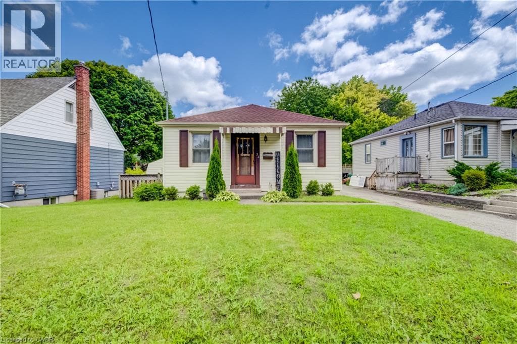 Detached for sale at 34 ST CLAIR Avenue, Southdale, Kitchener, Ontario, photo 2