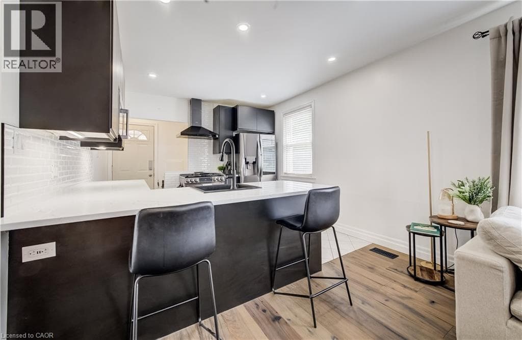 Detached for sale at 34 ST CLAIR Avenue, Southdale, Kitchener, Ontario, photo 9