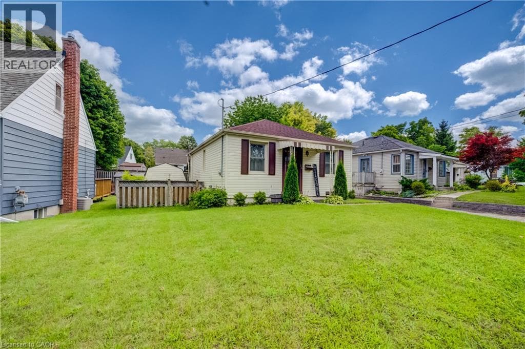 Detached for sale at 34 ST CLAIR Avenue, Southdale, Kitchener, Ontario, photo 3