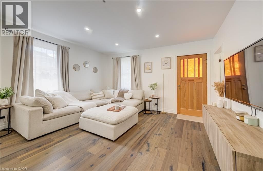 Detached for sale at 34 ST CLAIR Avenue, Southdale, Kitchener, Ontario, photo 6