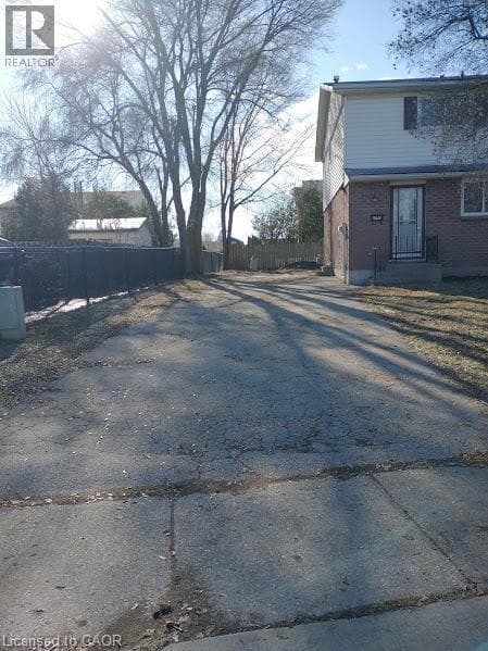 Semi-detached for sale at 144 SEKURA Crescent, Northview, Cambridge, Ontario, photo 2