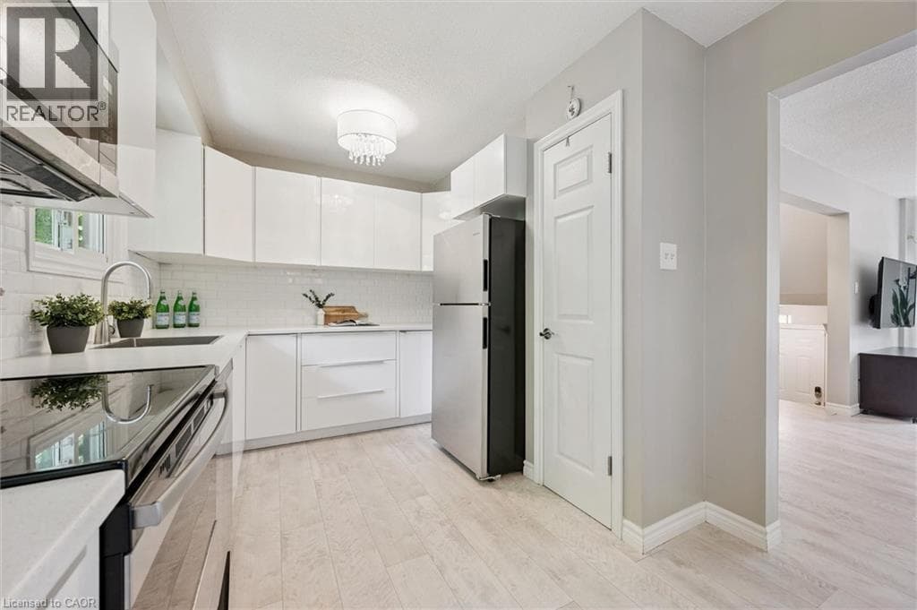 Townhouse for sale at 49 CEDARWOODS Crescent Unit# 53, Vanier, Kitchener, Ontario, photo 11