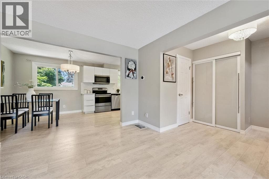 Townhouse for sale at 49 CEDARWOODS Crescent Unit# 53, Vanier, Kitchener, Ontario, photo 7