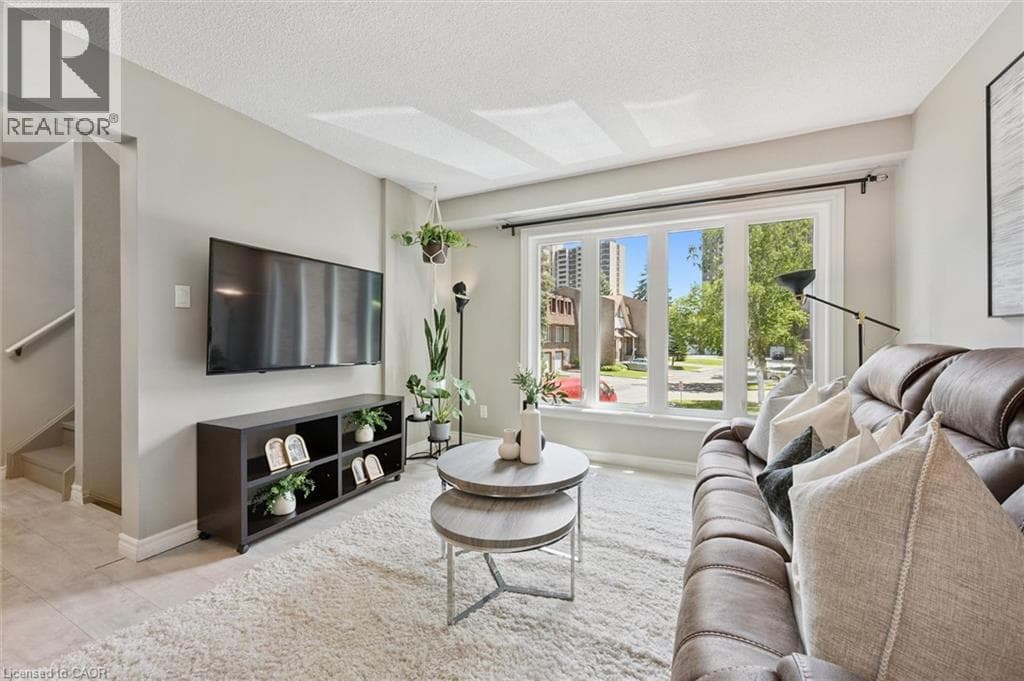 Townhouse for sale at 49 CEDARWOODS Crescent Unit# 53, Vanier, Kitchener, Ontario, photo 4