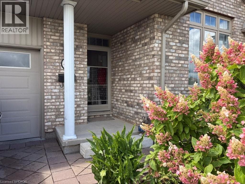 Townhouse for sale at 44 LIVINGSTON Boulevard Unit# 11, Baden, Wilmot, Ontario, photo 2
