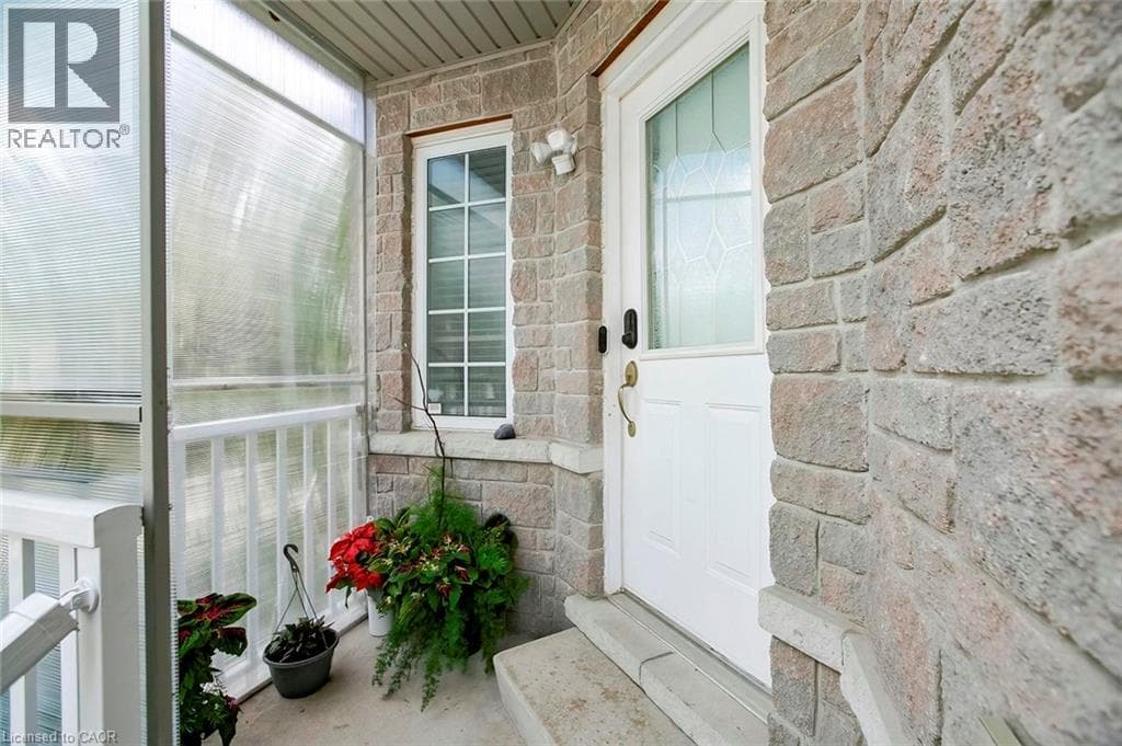 Detached for sale at 107 GLENCLIFFE Court, Grand River North, Kitchener, Ontario, photo 2