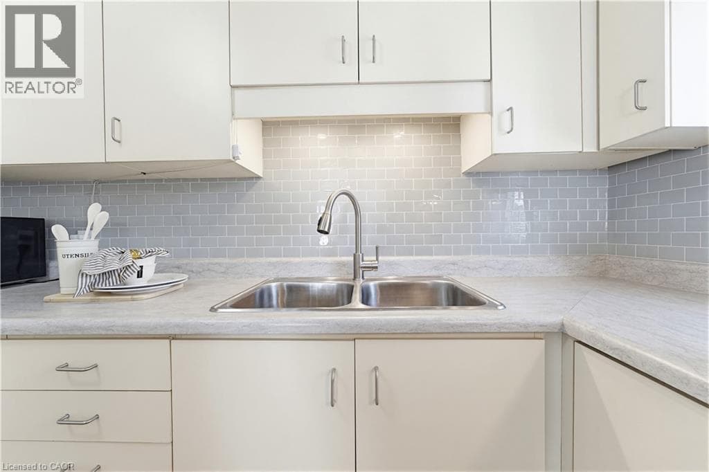 Apartment for sale at 30 HUGO Crescent Unit# 110, Southdale, Kitchener, Ontario, photo 5