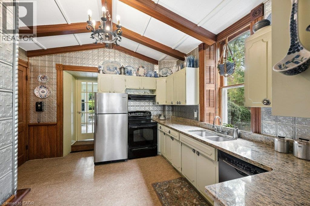 Detached for sale at 212 QUEEN ST E Street, Hillcrest, Cambridge, Ontario, photo 10