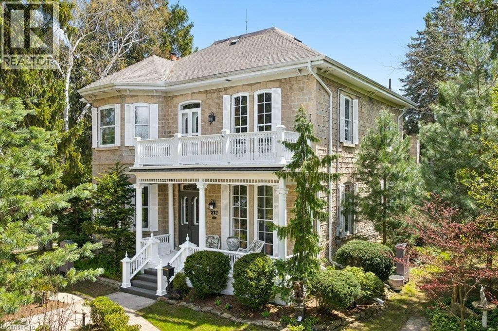 Detached for sale at 212 QUEEN ST E Street, Hillcrest, Cambridge, Ontario