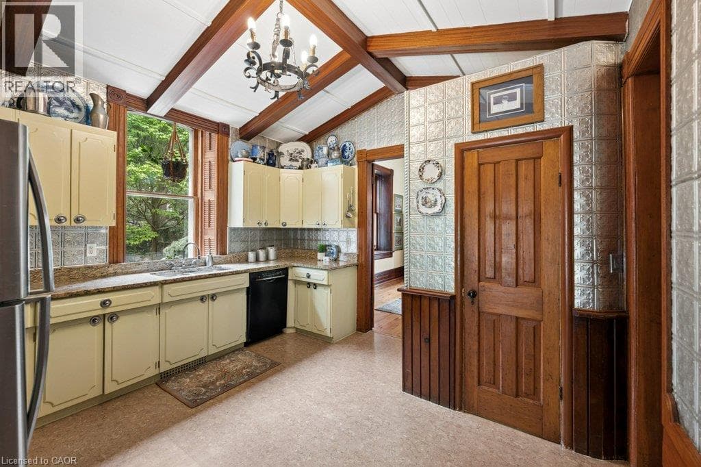 Detached for sale at 212 QUEEN ST E Street, Hillcrest, Cambridge, Ontario, photo 9