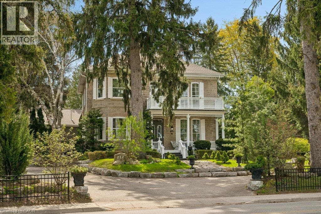 Detached for sale at 212 QUEEN ST E Street, Hillcrest, Cambridge, Ontario, photo 2