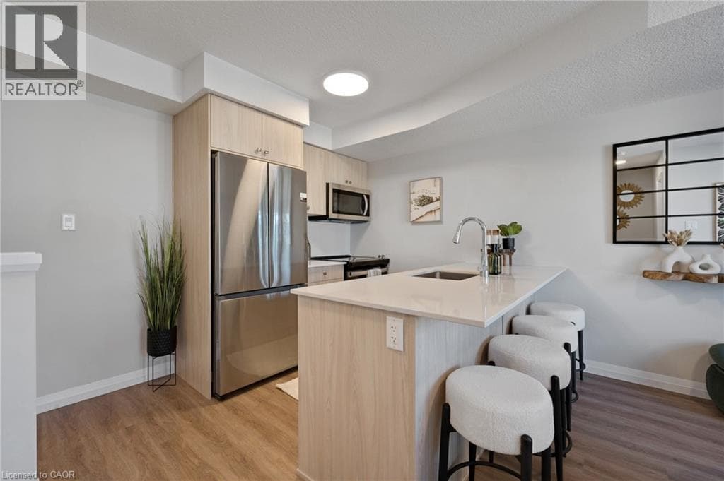 Townhouse for sale at 410 NORTHFIELD Drive W Unit# D16, Lakeshore North, Waterloo, Ontario, photo 8