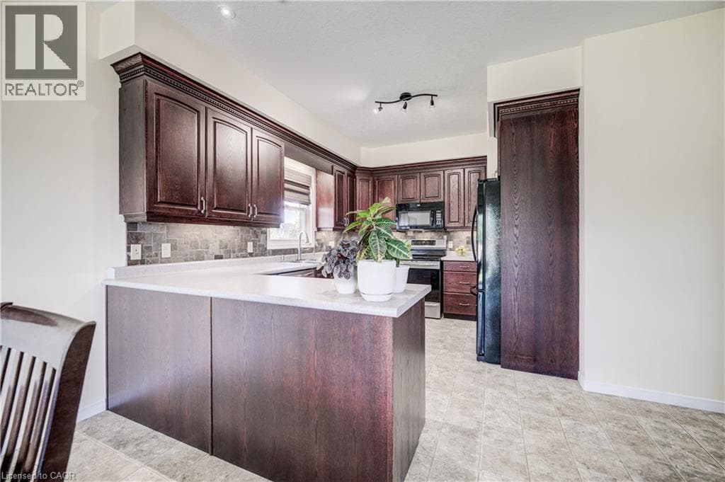 Detached for sale at 64 KROPF Drive, Baden, Wilmot, Ontario, photo 10