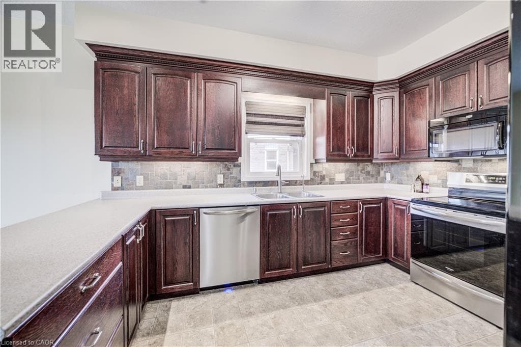 Detached for sale at 64 KROPF Drive, Baden, Wilmot, Ontario, photo 11
