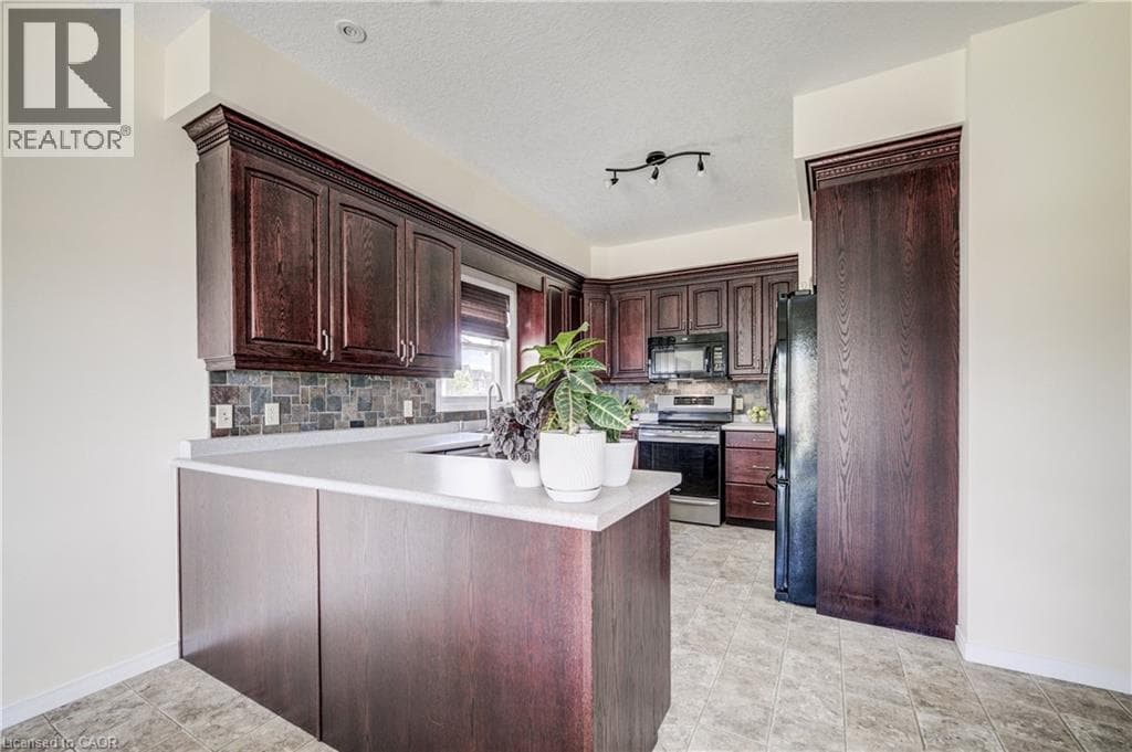 Detached for sale at 64 KROPF Drive, Baden, Wilmot, Ontario, photo 13