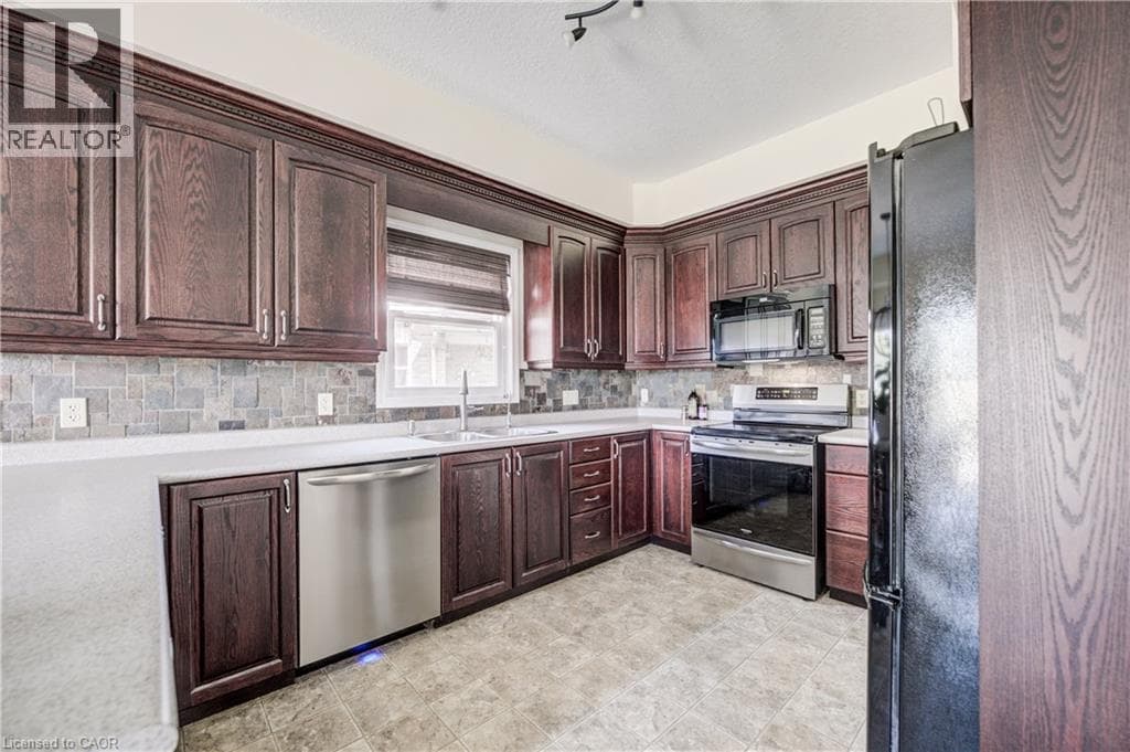 Detached for sale at 64 KROPF Drive, Baden, Wilmot, Ontario, photo 14