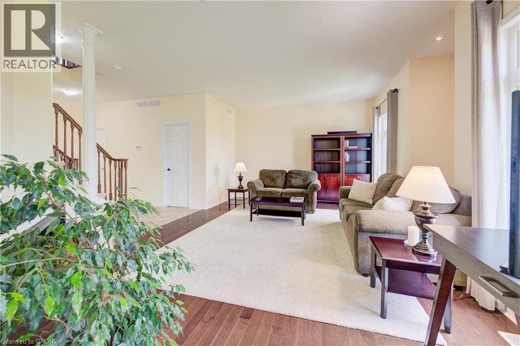 Detached for sale at 64 KROPF Drive, Baden, Wilmot, Ontario, photo 8
